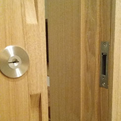室内ドアの解錠